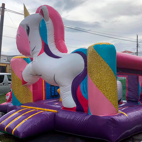 Alquiler inflable unicornio